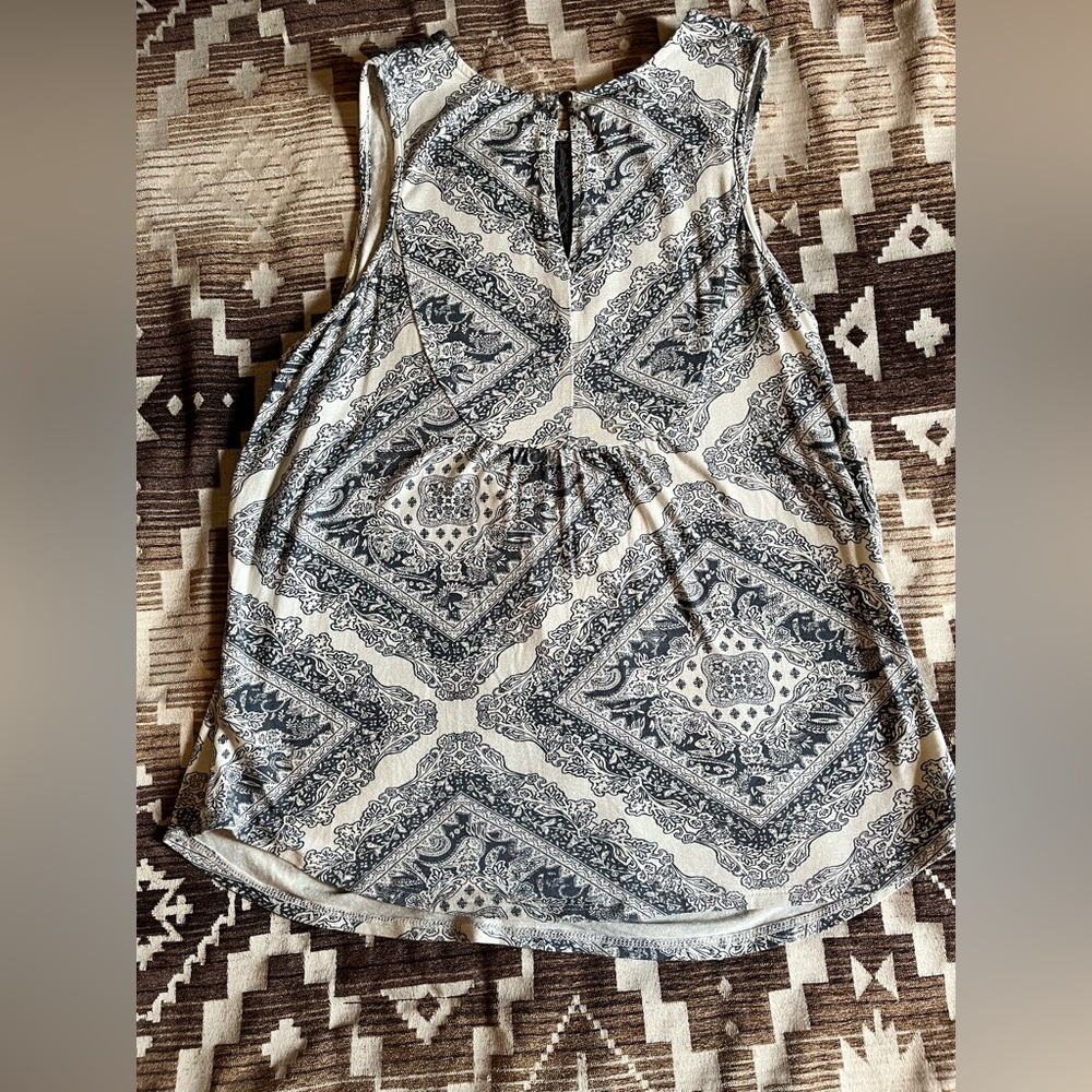 Patterned tank - Picture 2 of 2